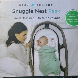 NIB Baby Delight Snuggle Nest Peak